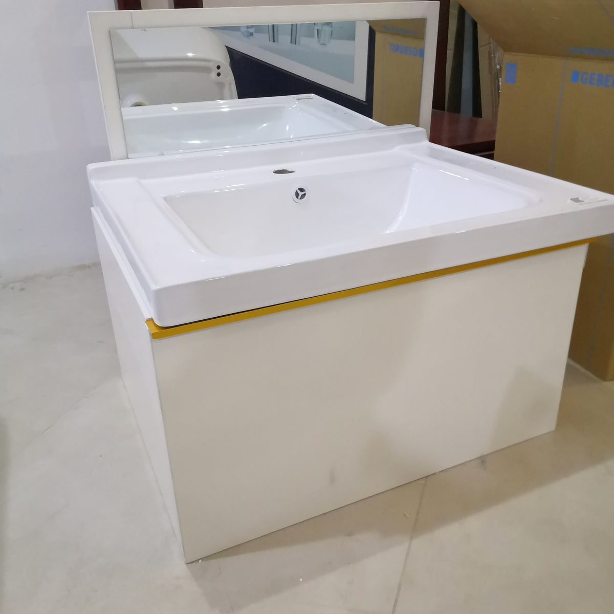 WB03 CERAMIC BASIN WITH CABINET & NORMAL MIRROR 600X490 MM - WONDERFUL HK - 0 SET