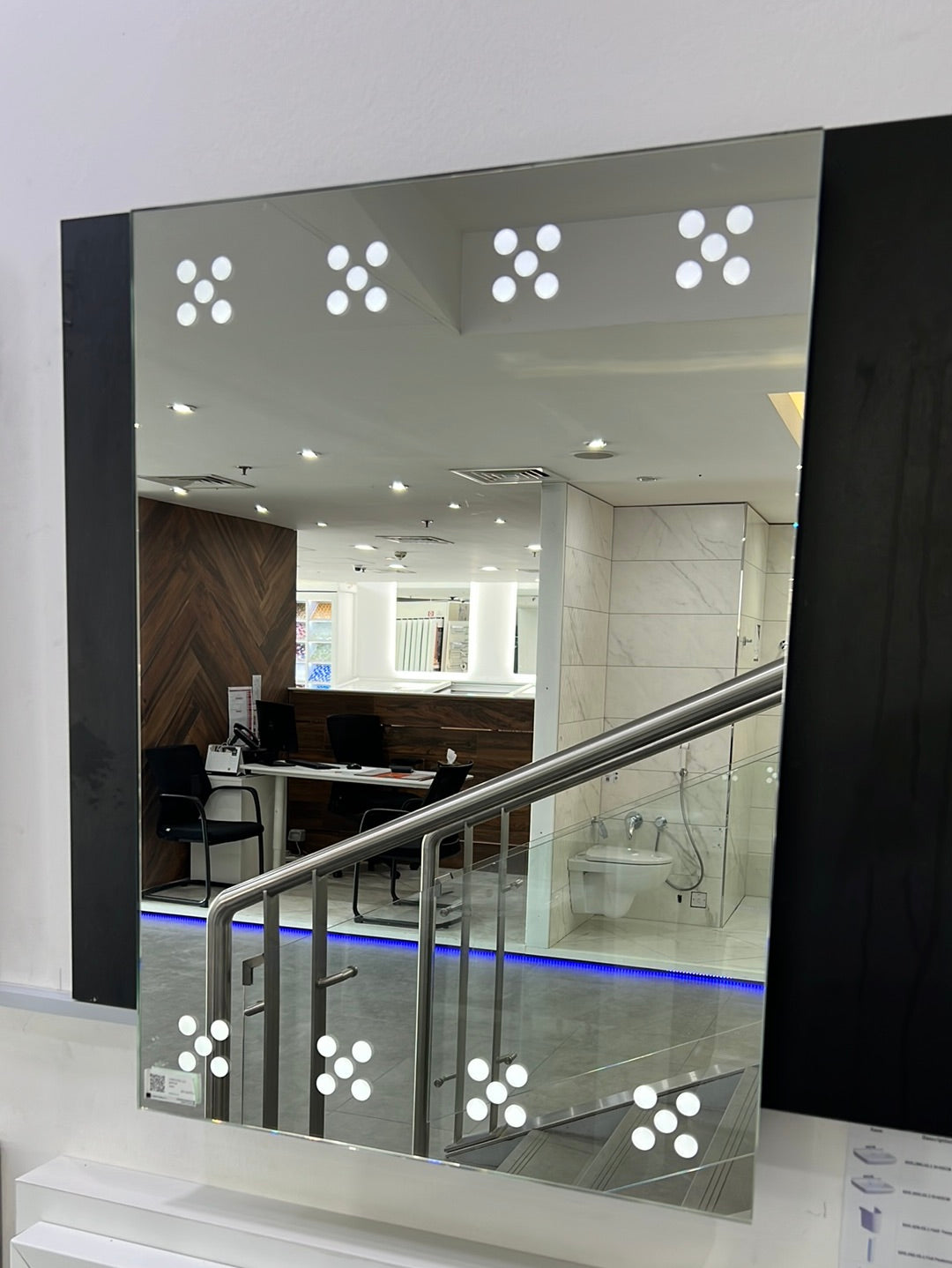 LXB0510006 LED MIRROR 70X50 CM WONDERFUL HK - 41 PCS