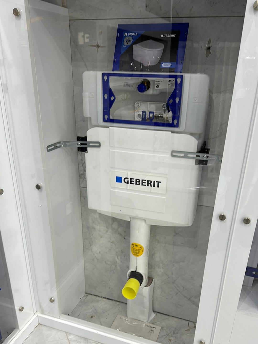 109.300.00.5 CONCEALED CISTERN UP320 FRONT OPERATED 120MM GEBERIT - 45 PCS