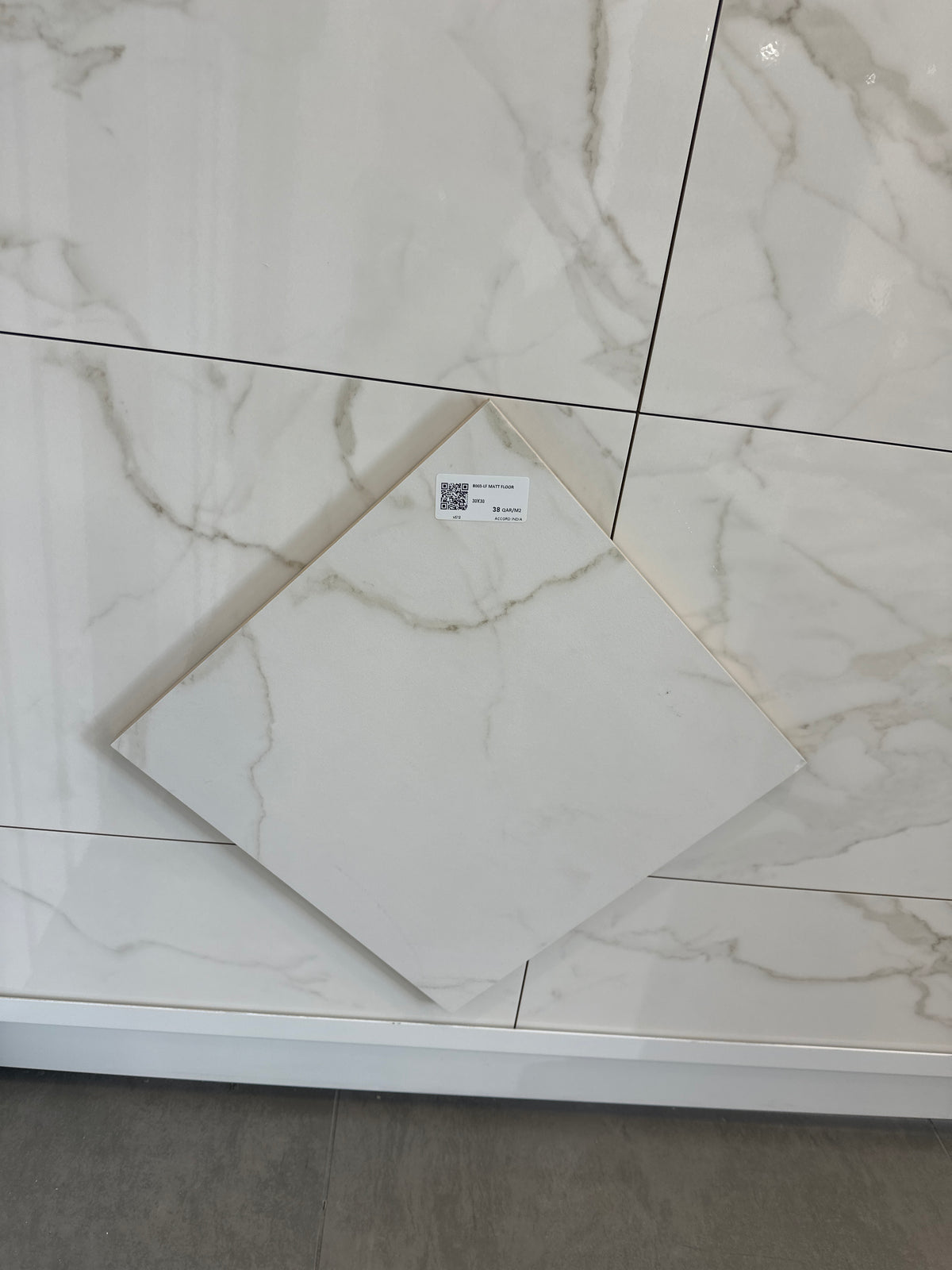 8003-LF MATT FLOOR 30X30CM - ACCORD INDIA - 71 M2
