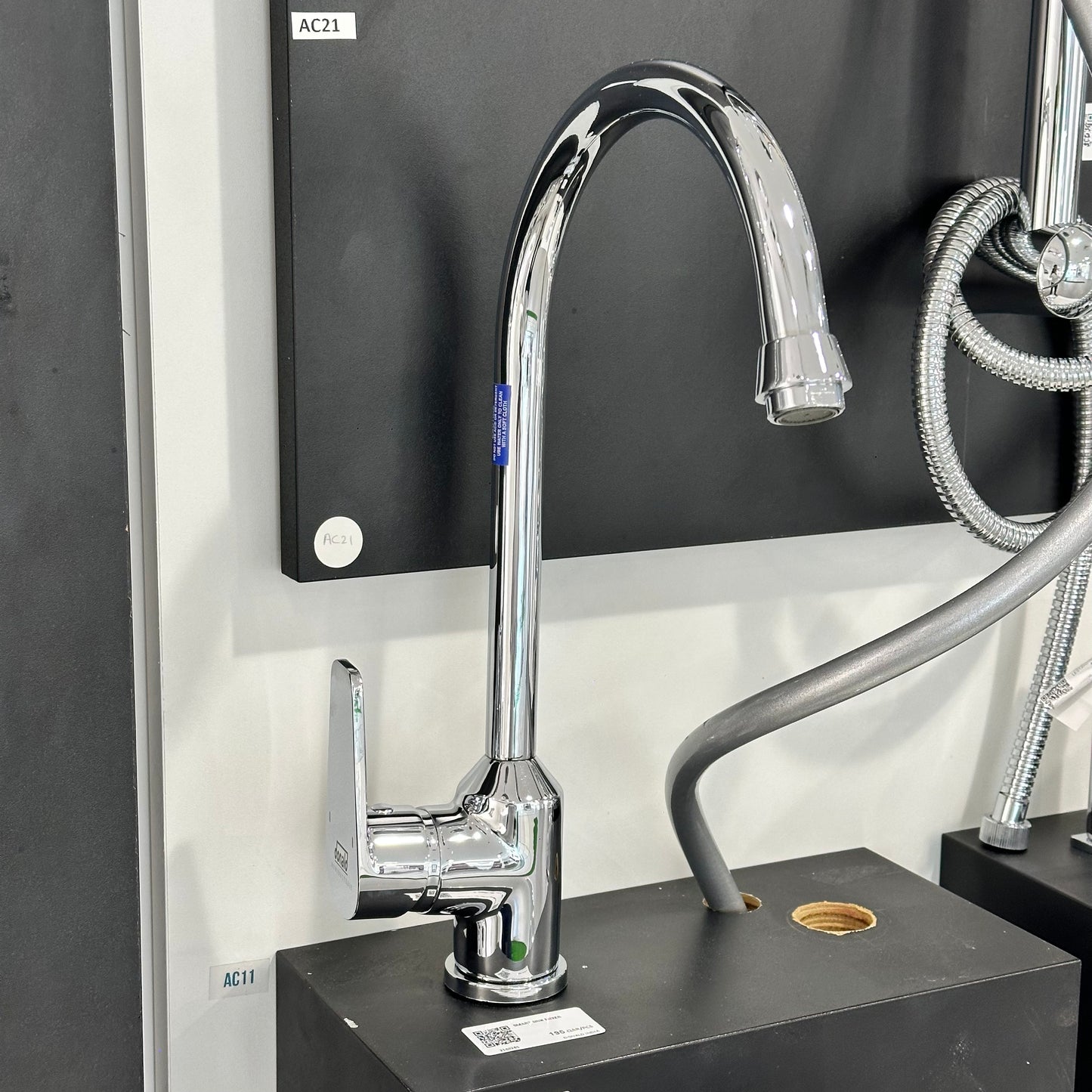 SMART SINK MIXER TABLE MOUNTED - -48 PCS