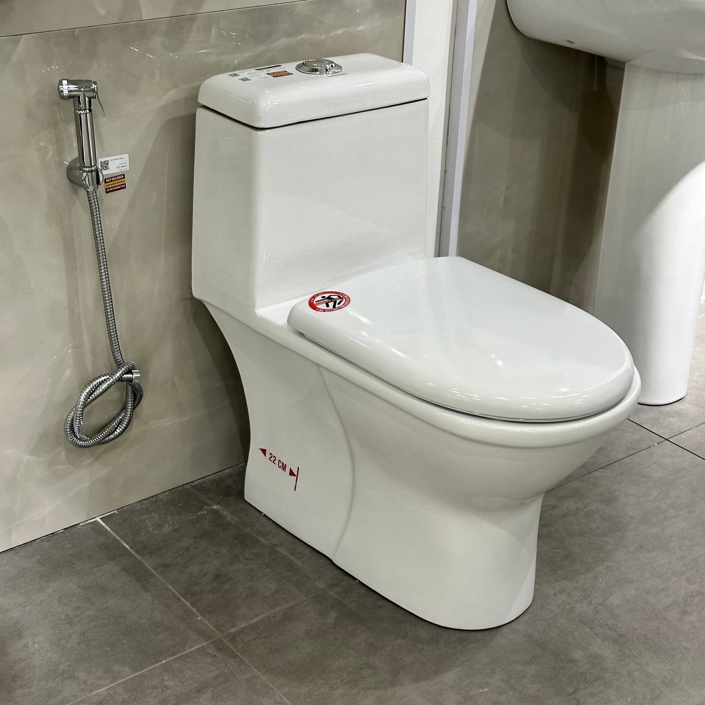 HECTOR ONE PIECE WC WITH SEAT COVER S TRAP (9 INCH) ALASKA WHITE 685X360X715MM - VARMORA INDIA - 0 SET