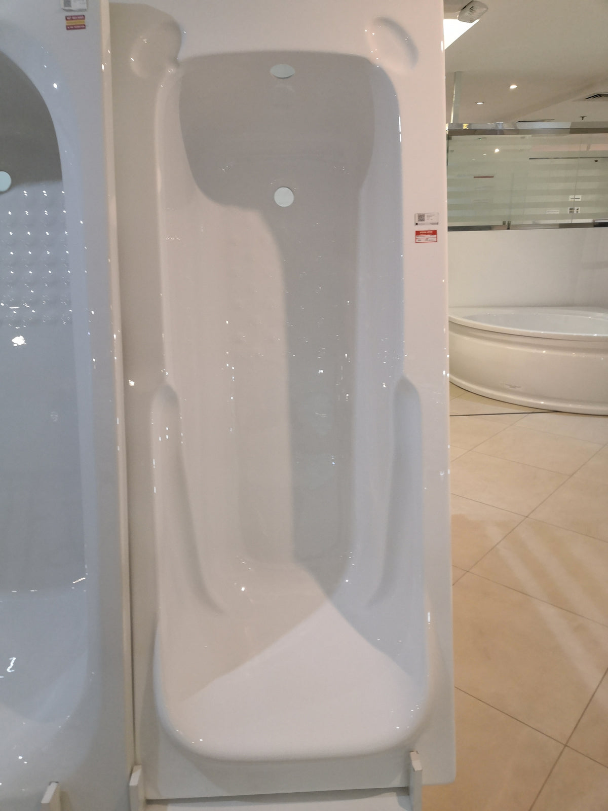 SINT ACRYLIC BATH TUB 170X70CM - AL HILAL FIBER OMAN - 0 PCS