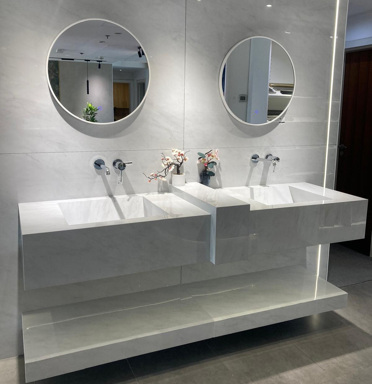 PWB03 SUPPLY AND APPLY OF CUSTOM MADE PORCELAIN WASH BASIN AS PER APPROVED DRAWINGS - 1 PCS