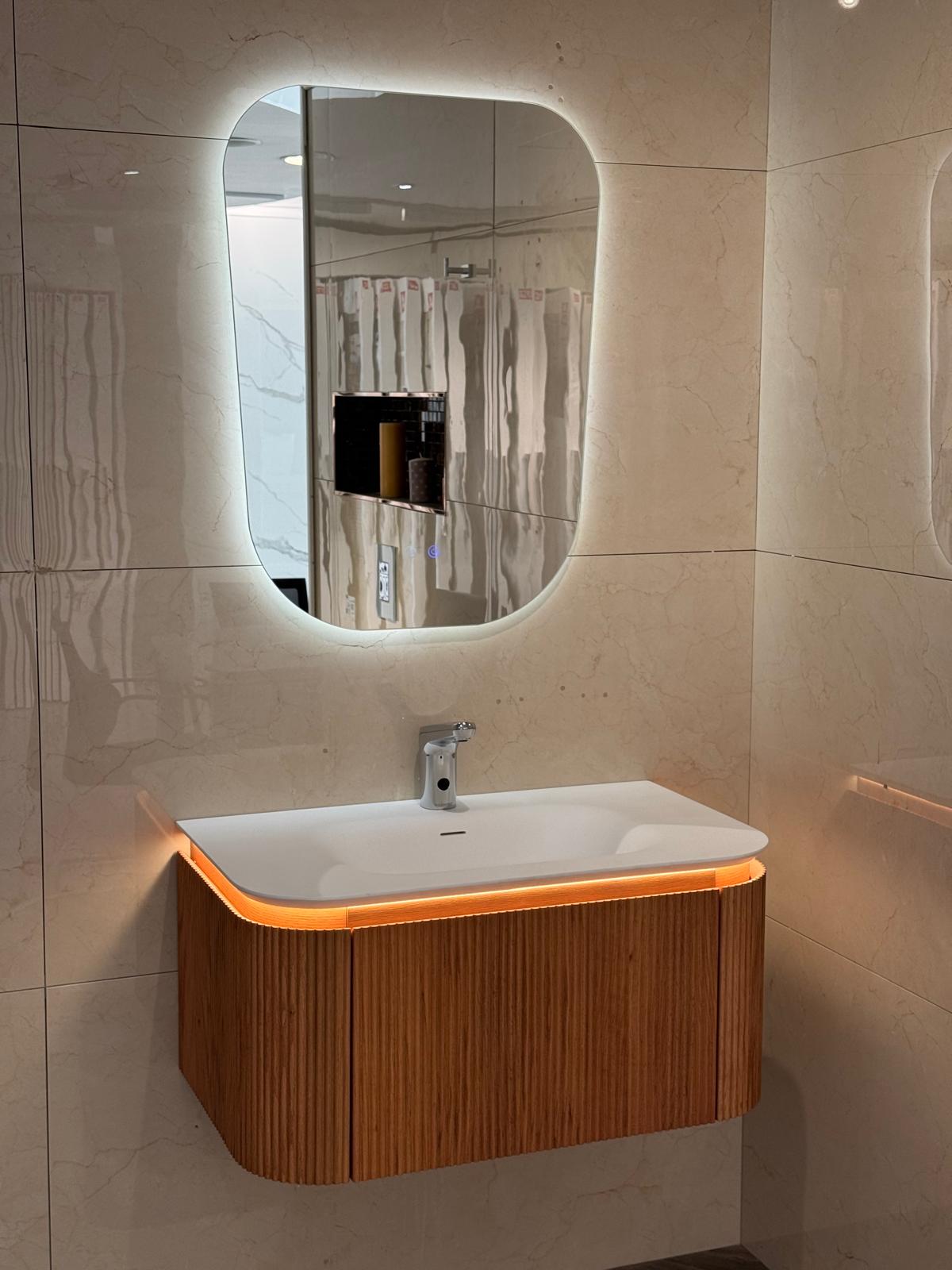 BM02 LED MIRROR 800X600MM - WONDERFUL HK - 20 PCS
