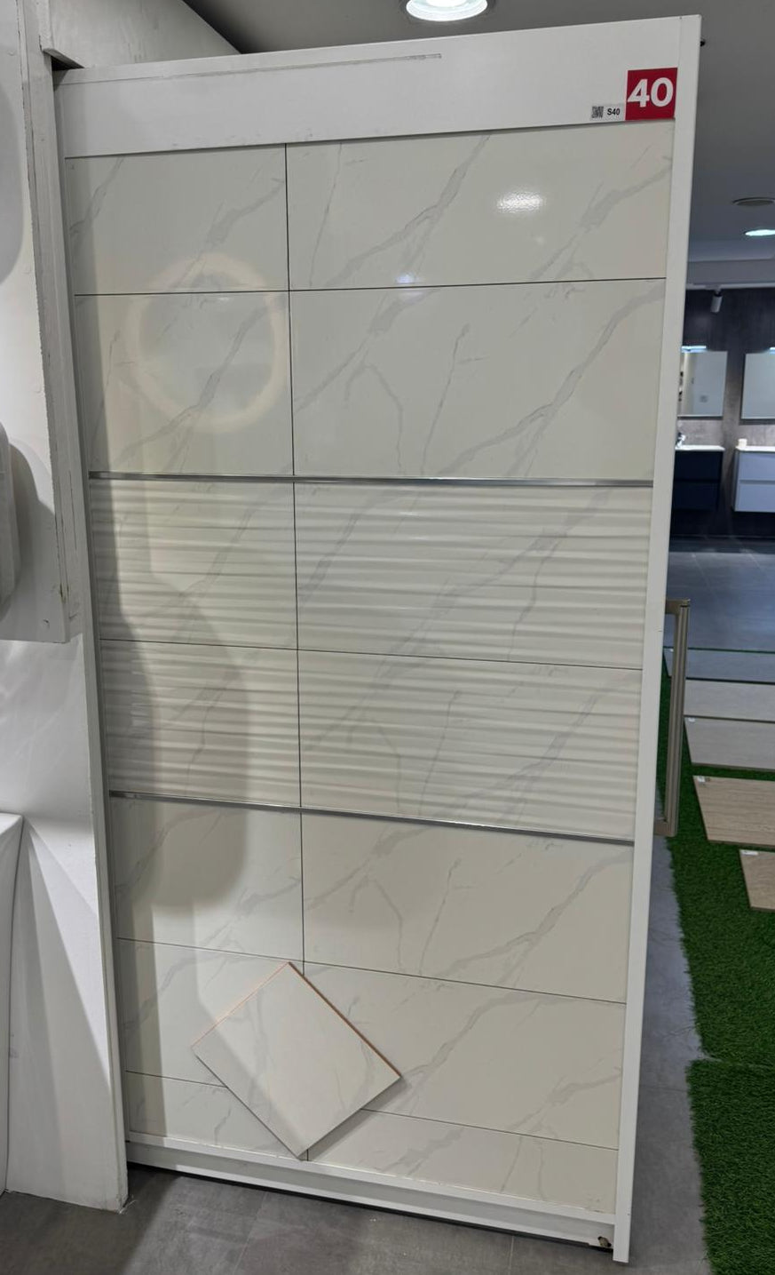 110101655900916 WT 590-10165, 30X60X0.9CM REC GLOSSY (L) - KSA - 526 M2