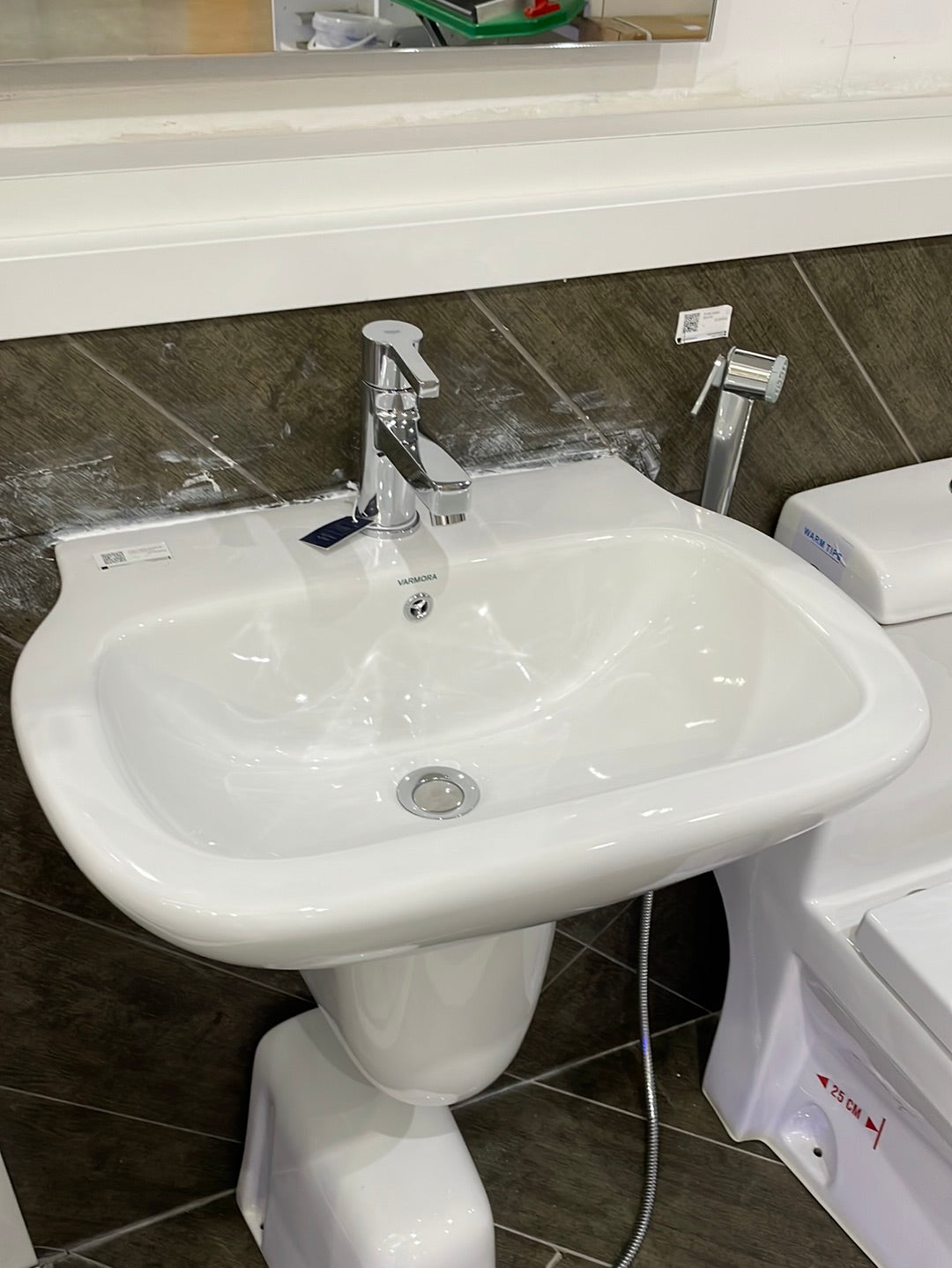 CARLA WASH BASIN WITH CARLA HALF PEDESTAL ALASKA WHITE 560X420X485MM - VARMORA - 1 PCS