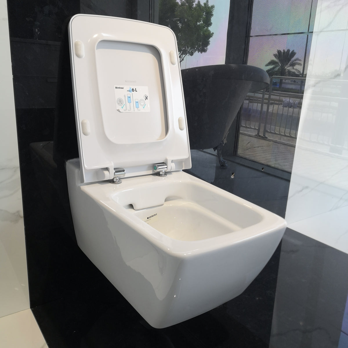 500.500.01.1 XENO WALL HUNG WC WASHDOWN RIMFREE WHITE GEBERIT - 13 PCS