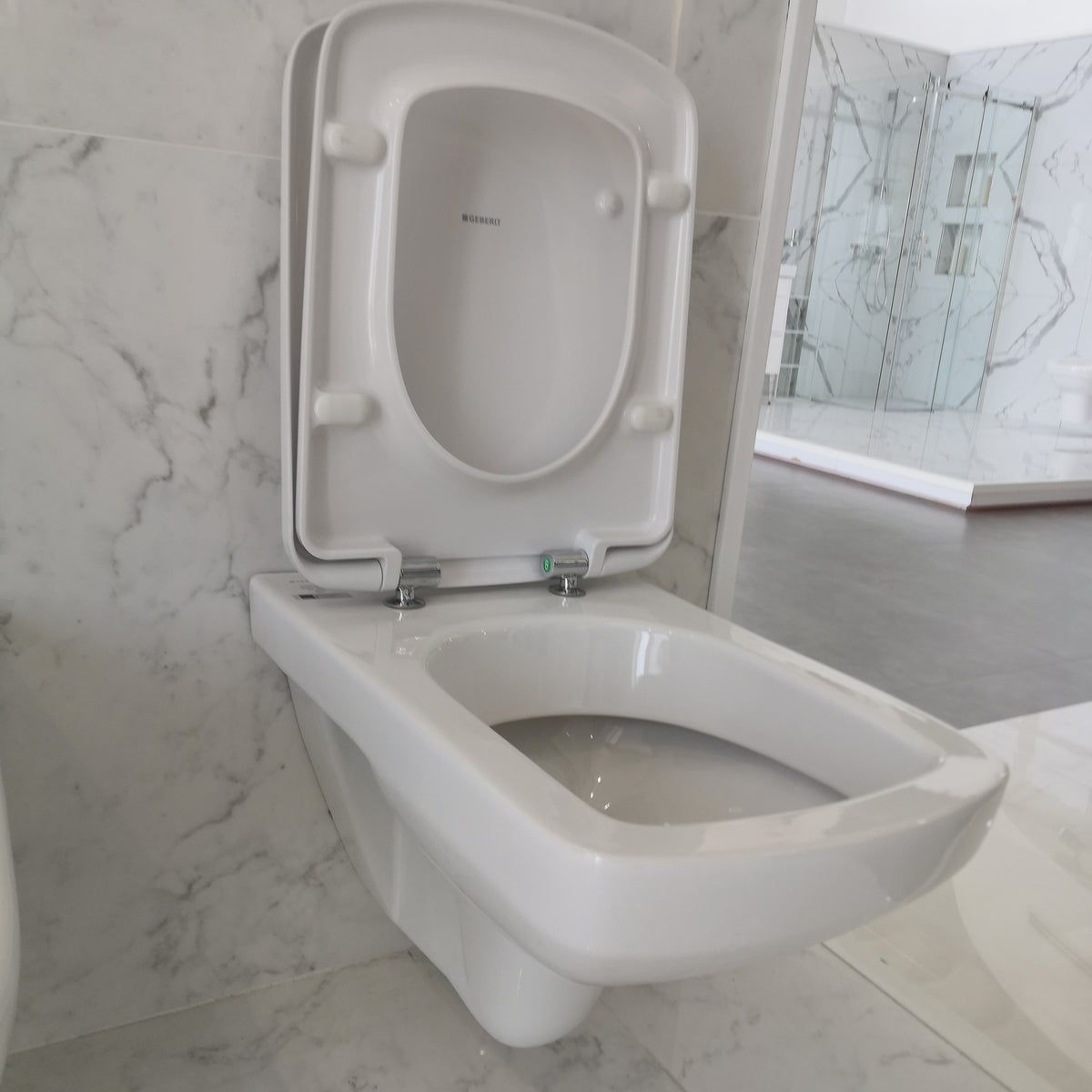 500.270.01.1 ABALONA SQUARE WALL-HUNG WC, WASHDOWN WHITE GEBERIT - 62 PCS