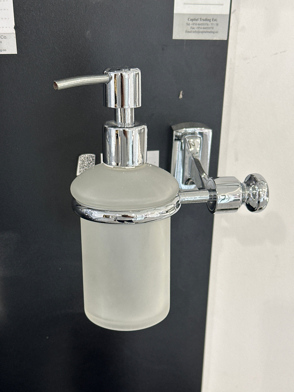 68015B SOAP DISPENSOR WALL MOUNTED ENTERPRISE CHINA - 63 PCS