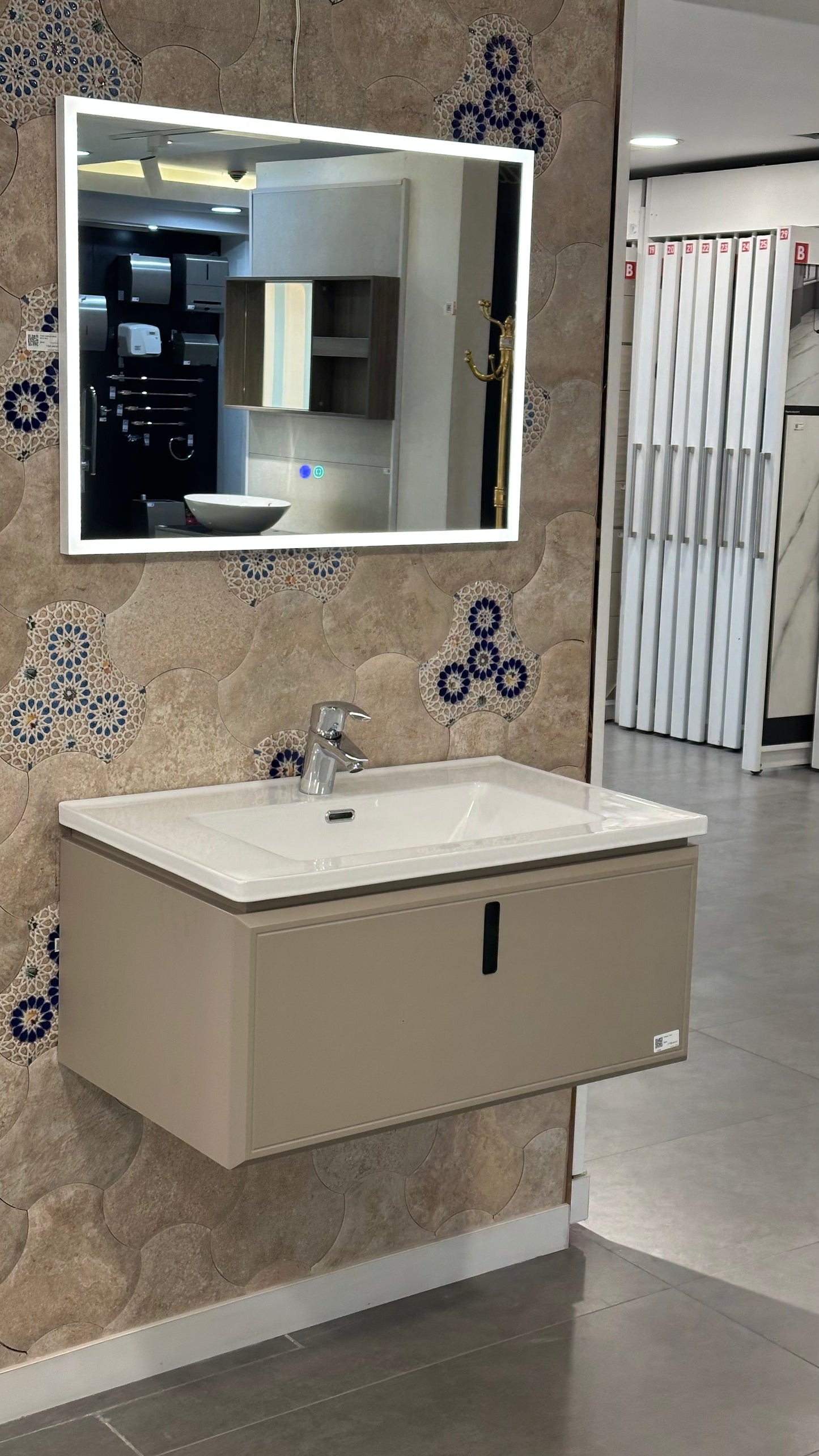 TNS800C TINOS CABINET FOR QW033-3080B-HG WASH BASIN WITH QW215-MDO-8060J LED SQUARE MIRROR - QUEENSWOOD - 0 SET