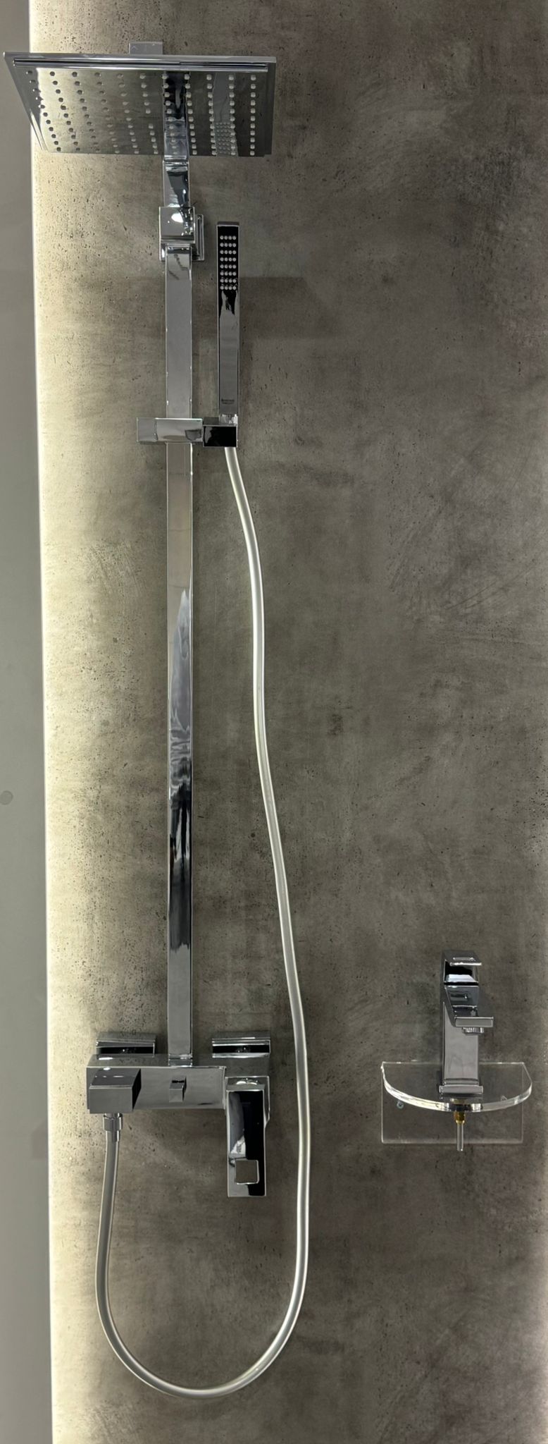 EURO CUBE BUNDLE BASIN MIXER, EUPHORIA 230 SHOWER SYSTEM - 0 SET
