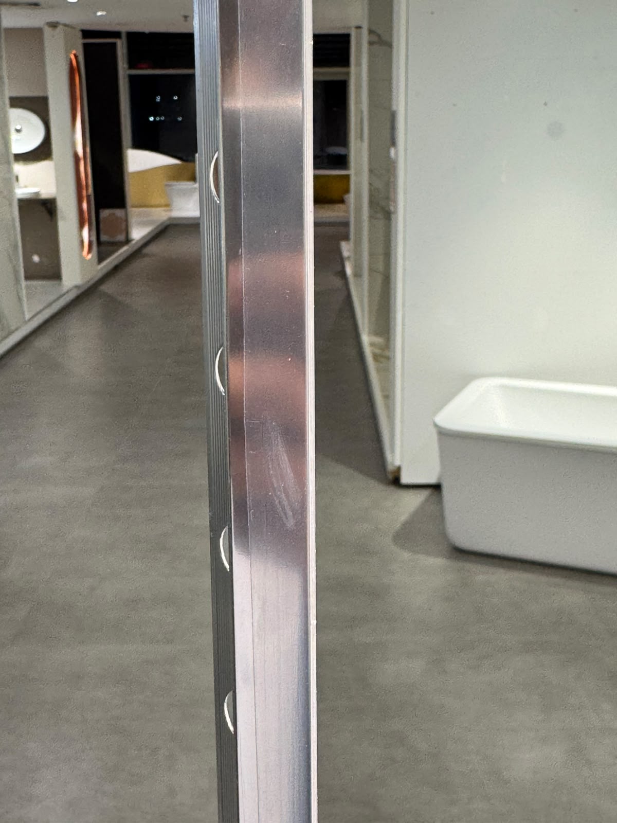 00A45PB ALUMINIUM BEVELLED EDGE 45o POLISHED SILVER 2.5 M - EMBEPLAST - 300 PCS